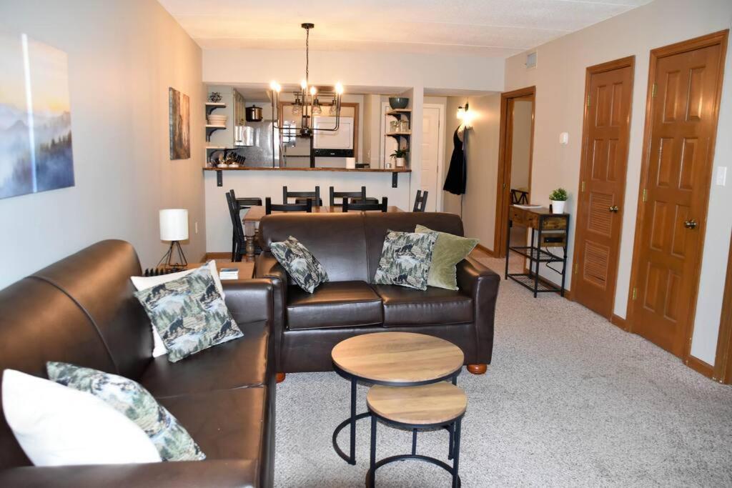 Cozy Mountain Getaway! Mountain Views! 2 Bed, 2 Bath, Sleeps 6 Apartment Gatlinburg Ngoại thất bức ảnh