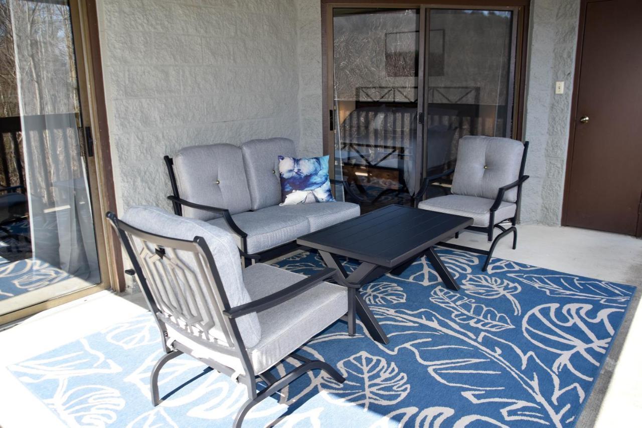 Cozy Mountain Getaway! Mountain Views! 2 Bed, 2 Bath, Sleeps 6 Apartment Gatlinburg Ngoại thất bức ảnh